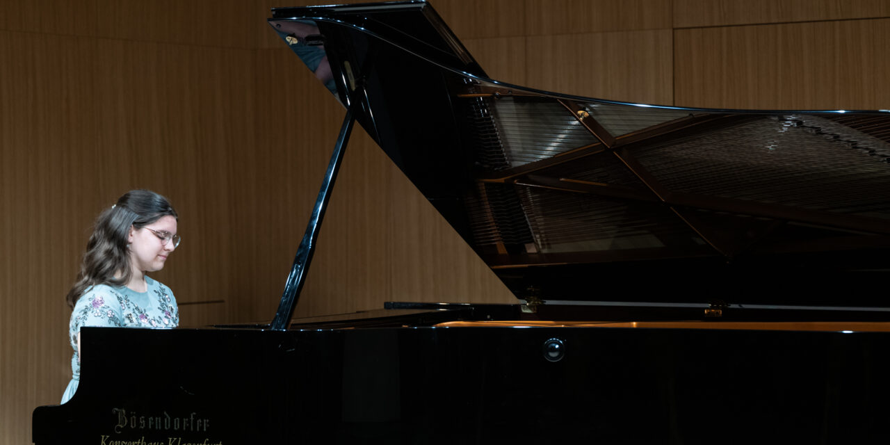 Anastasiia Makieieva und Yuliia Statkevych erfolgreich bei prima la musica