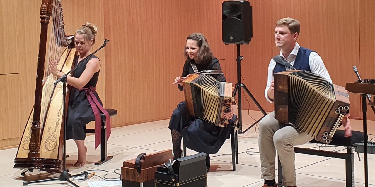 Steirische Harmonika Update: Ein Instrument bietet Fluch und Segen