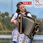 GMPU-Studentin Laura Rampitsch gewinnt  Kärntner Harmonikawettbewerb